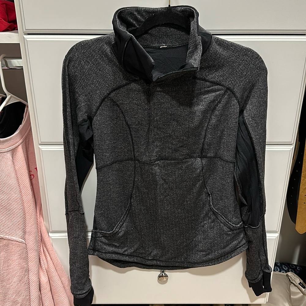 Lululemon think fast herringbone pull over size 6